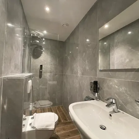 H3 Center Hotel